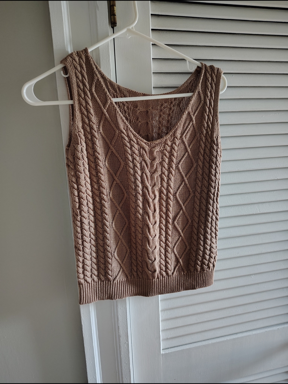 Cable Knit Sleeveless Sweater Tank in Taupe